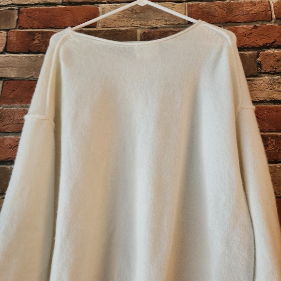 Yummy Sweater Company Ivory Sweater Size Large Soft Stretchy - Picture 8 of 15